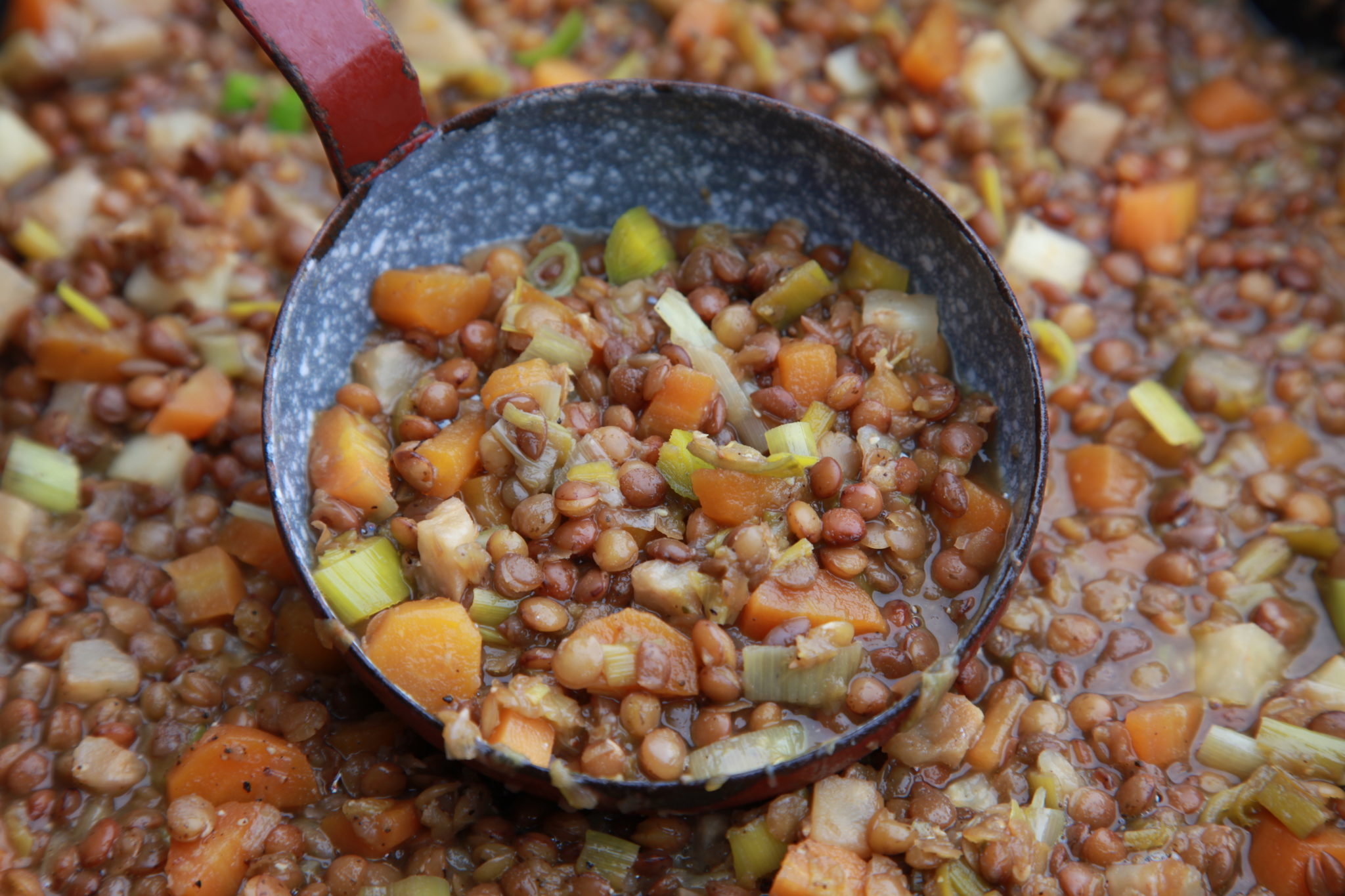 Linsensuppe - Der Klassiker in doppelter Mission als Glücksbringer ...