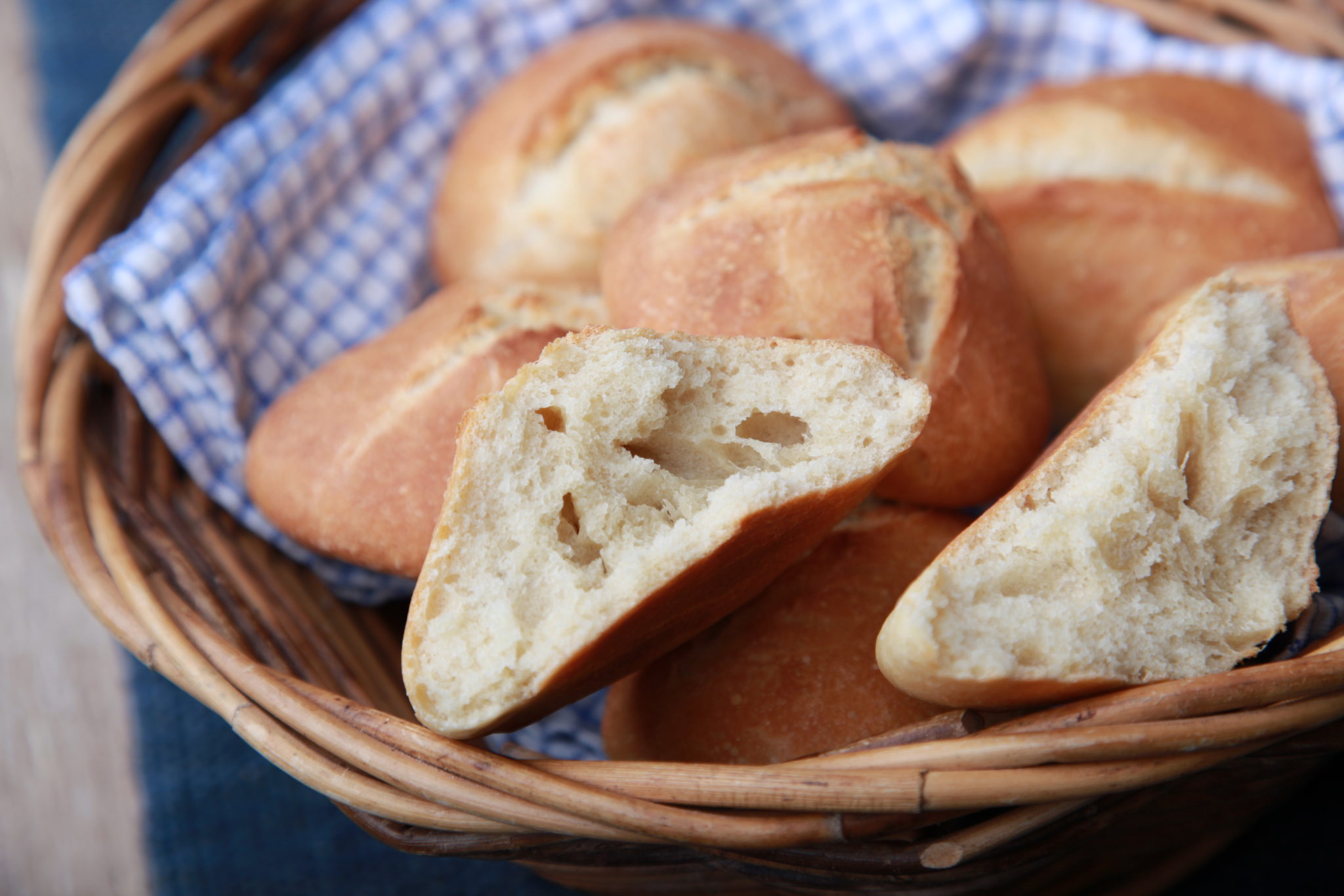 Knusprige Brötchen zum Frühstück - knetfrei - Typisch Heike