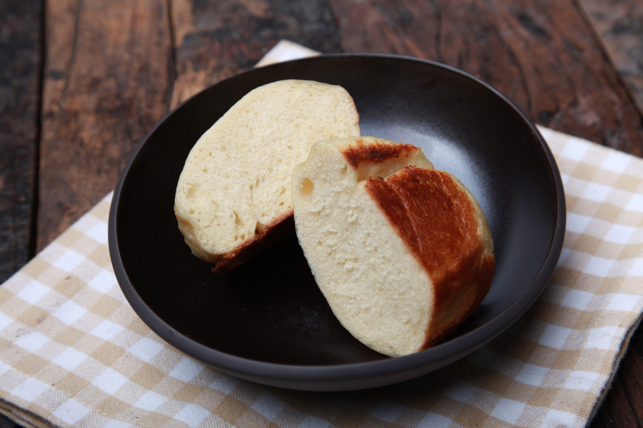 Softe Dampfnudeln mit perfekter Salzkruste - Typisch Heike