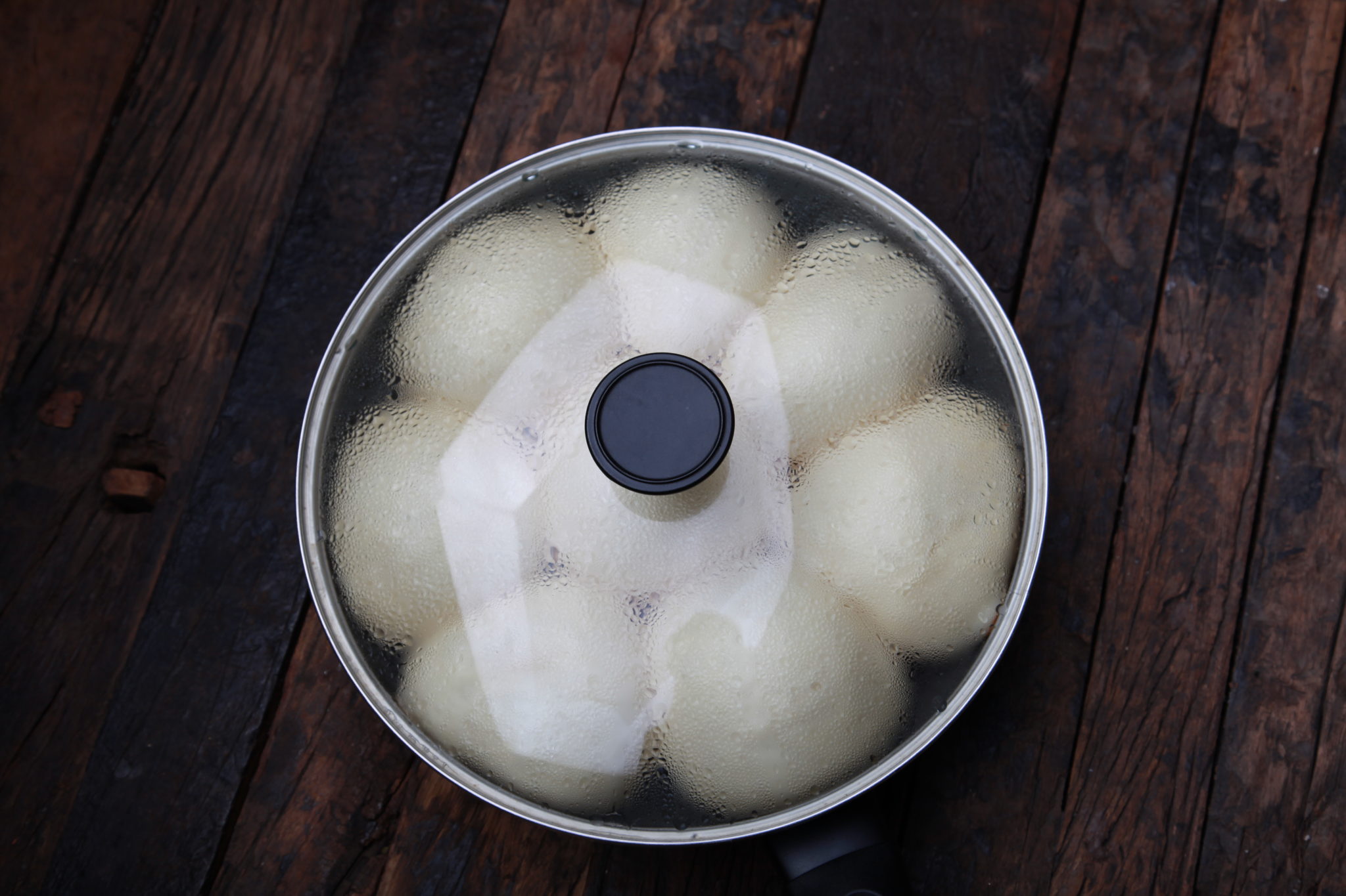 Softe Dampfnudeln mit perfekter Salzkruste - Typisch Heike